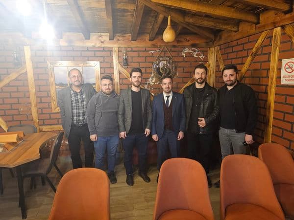 KATILIMLAR SÜRÜYOR