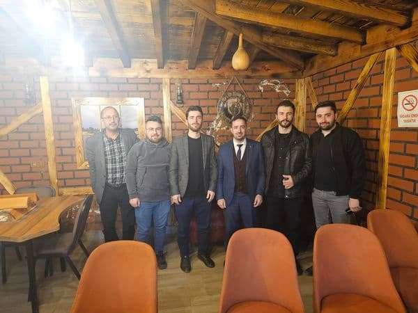 KATILIMLAR SÜRÜYOR