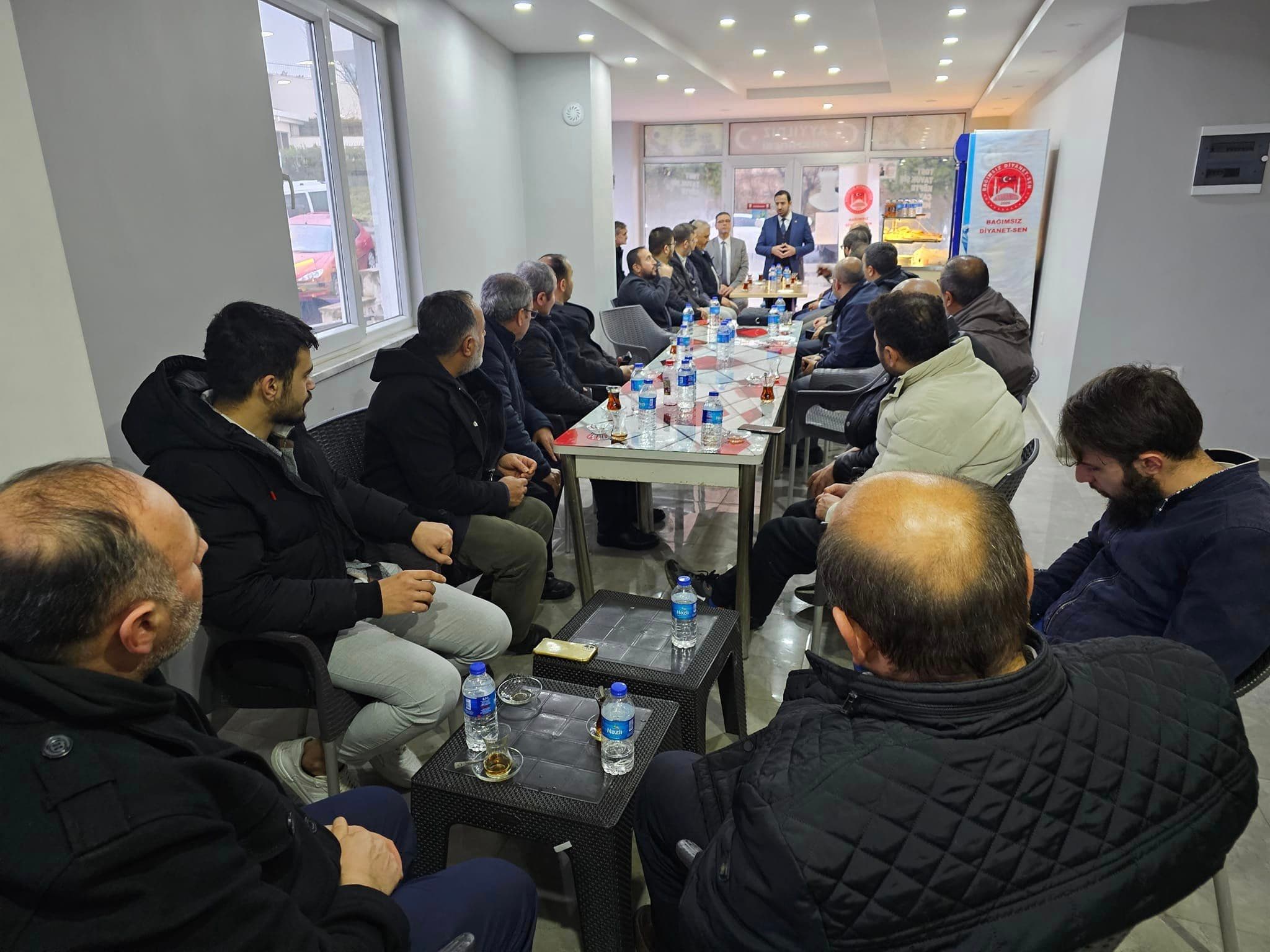 KATILIMLAR SÜRÜYOR BAĞIMSIZ DİYANET-SEN BÜYÜYOR.