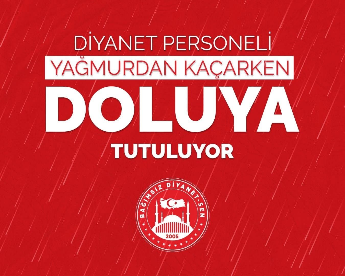 Diyanet Personeli Yağmurdan Kaçarken Doluya Tutuluyor