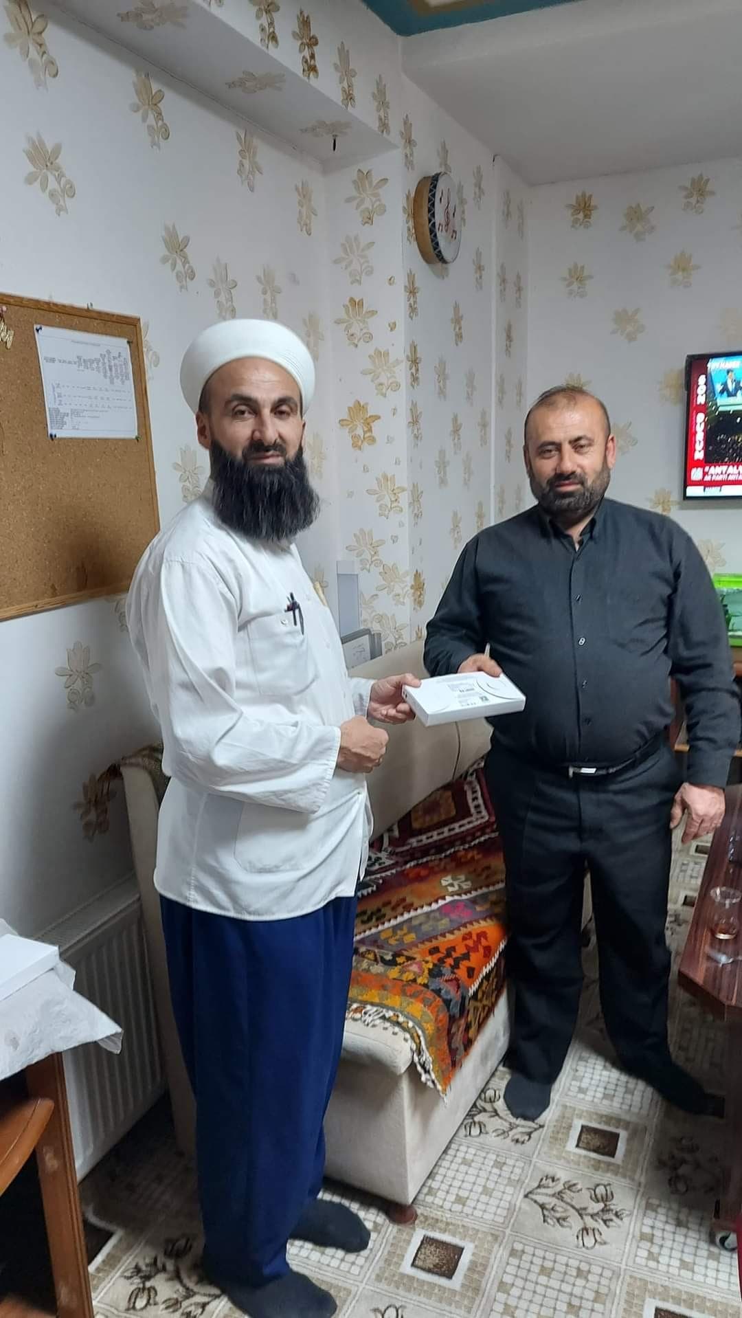 AKILLI SAAT HEDİYELERİMİZ ÜYELERİMİZE ULAŞTIRIYORUZ.